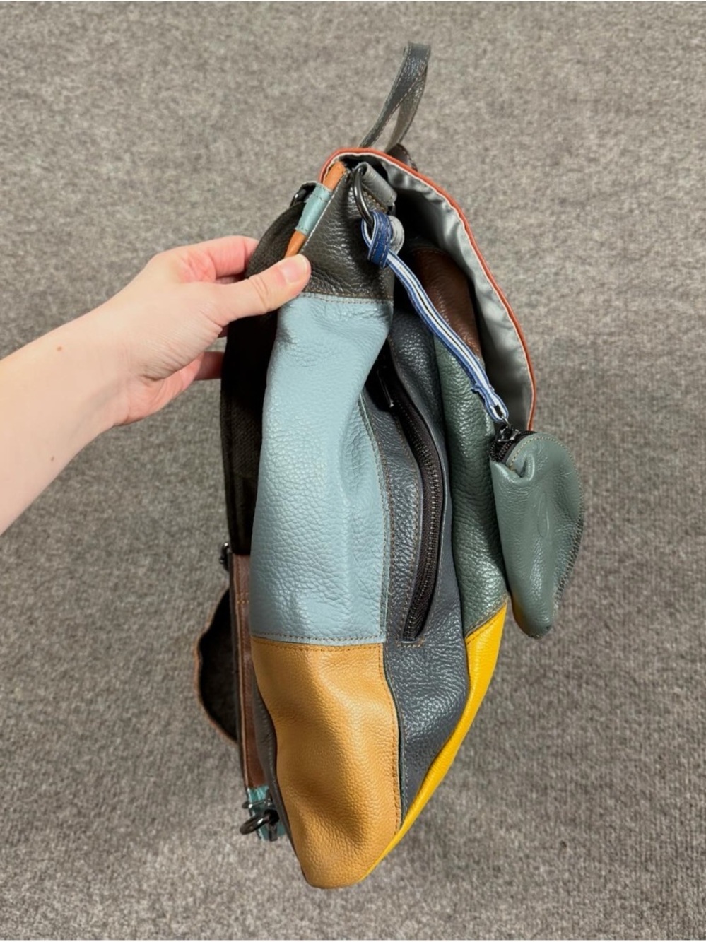 Backpack - Picture 4 of 12